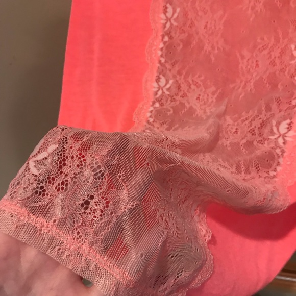 Vintage! AEO wide neck lace back top - Picture 4 of 4